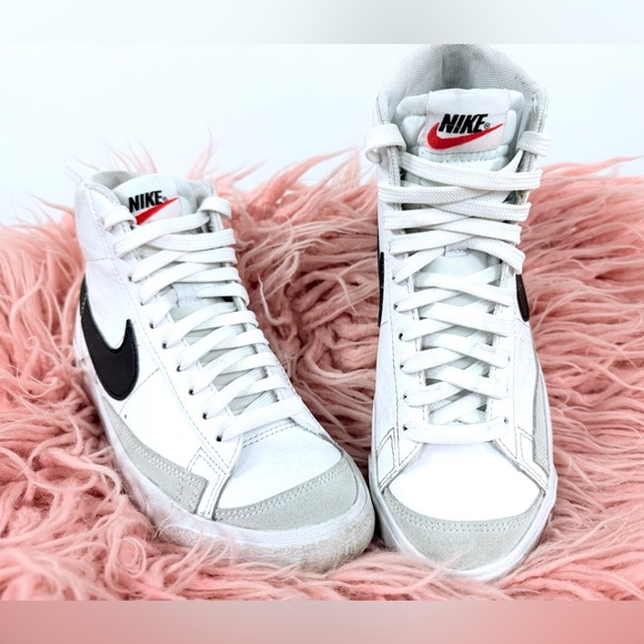 Nike Blazer Mid ‘77 SE Shoes - Picture 7 of 8